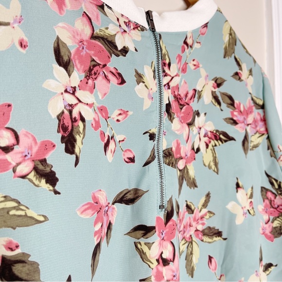Forever 21 Floral Top - Picture 5 of 7